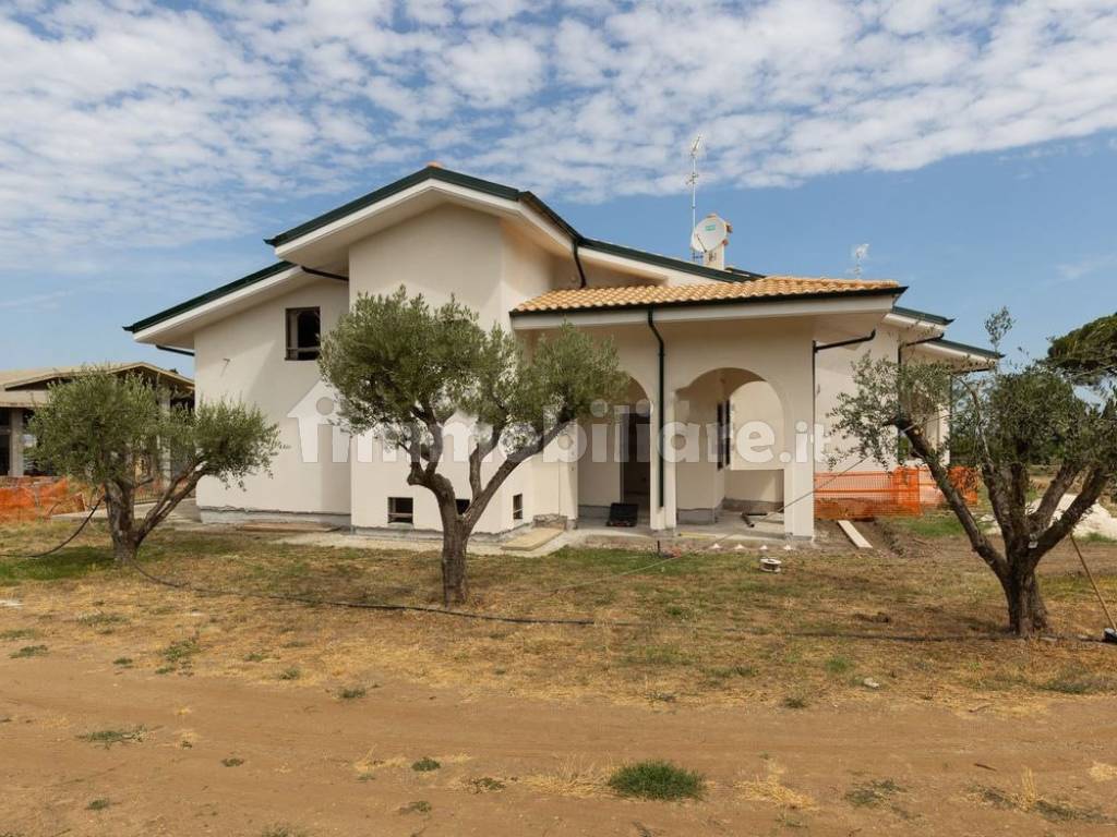 Vendita Villa bifamiliare in via di Salè 37A Frascati. Nuova, posto
