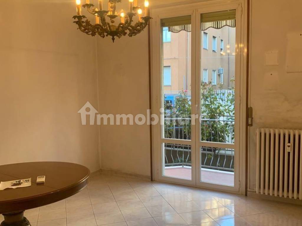 Sale Apartment Parma. 2room flat in via Luigi.... Good condition