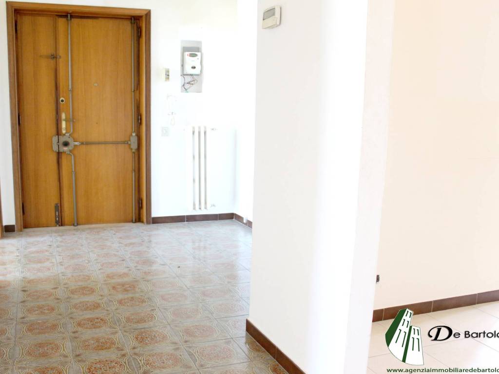 Vendita Appartamento in via Federico Di Palma. Taranto. Buono stato, sesto piano, con balcone