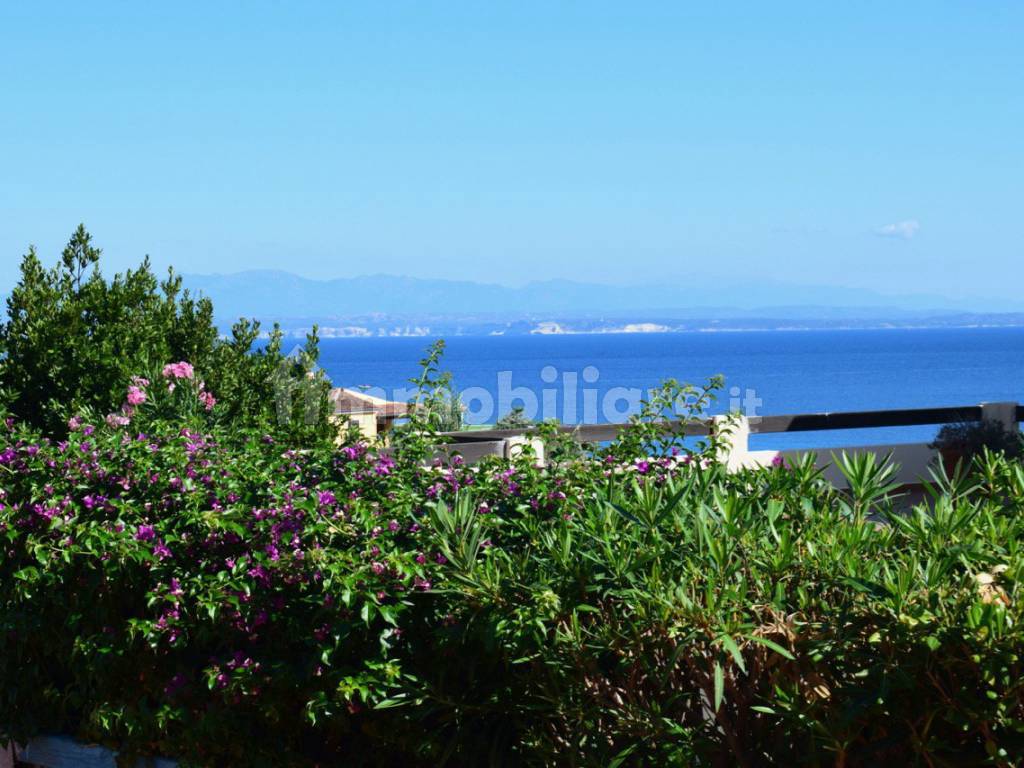 casa vista mare su rena bianca