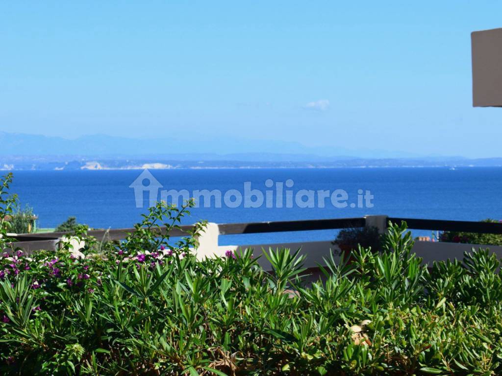 casa vista mare su rena bianca