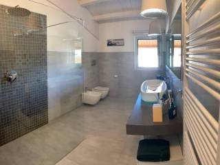 bagno attico 2