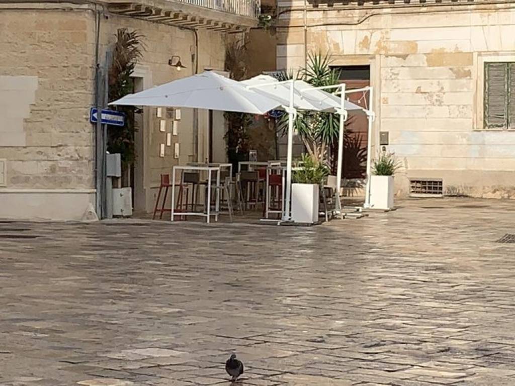 Locale commerciale piazzetta santissima addolorata, centro storico, lecce