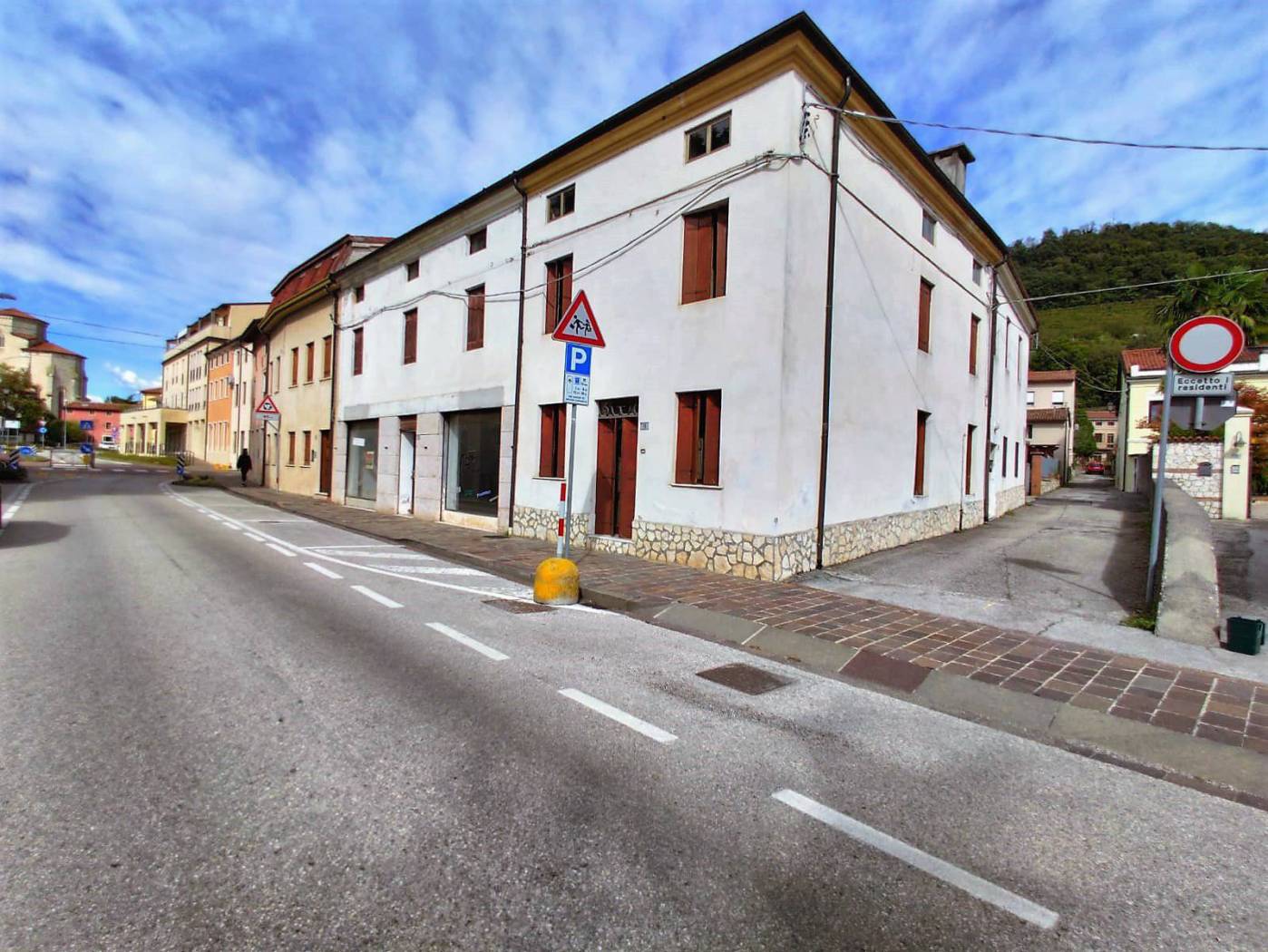 Palazzo - Edificio in vendita a Montecchio Maggiore