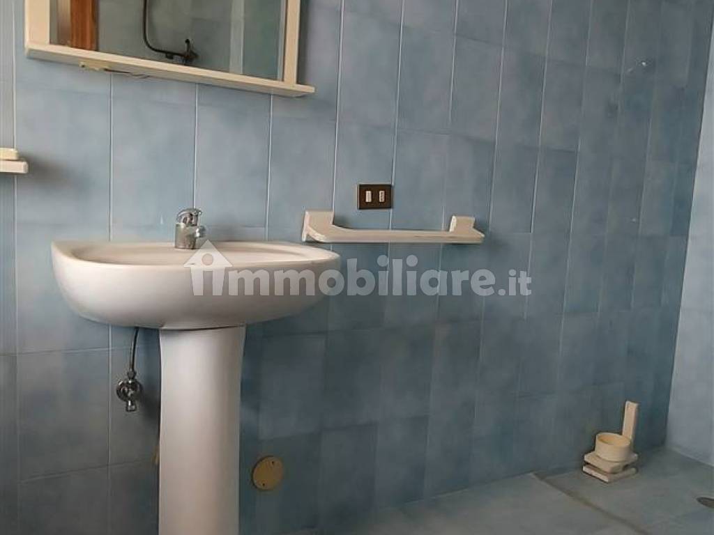 BAGNO 2 PIANO