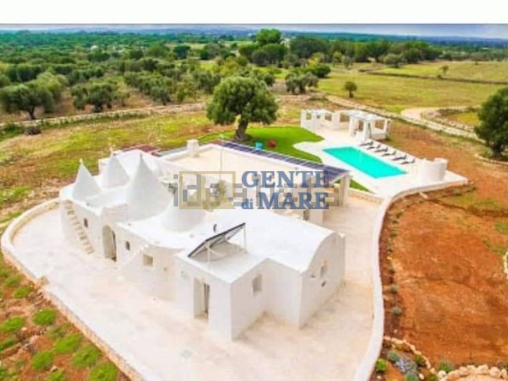 Luxury trullo