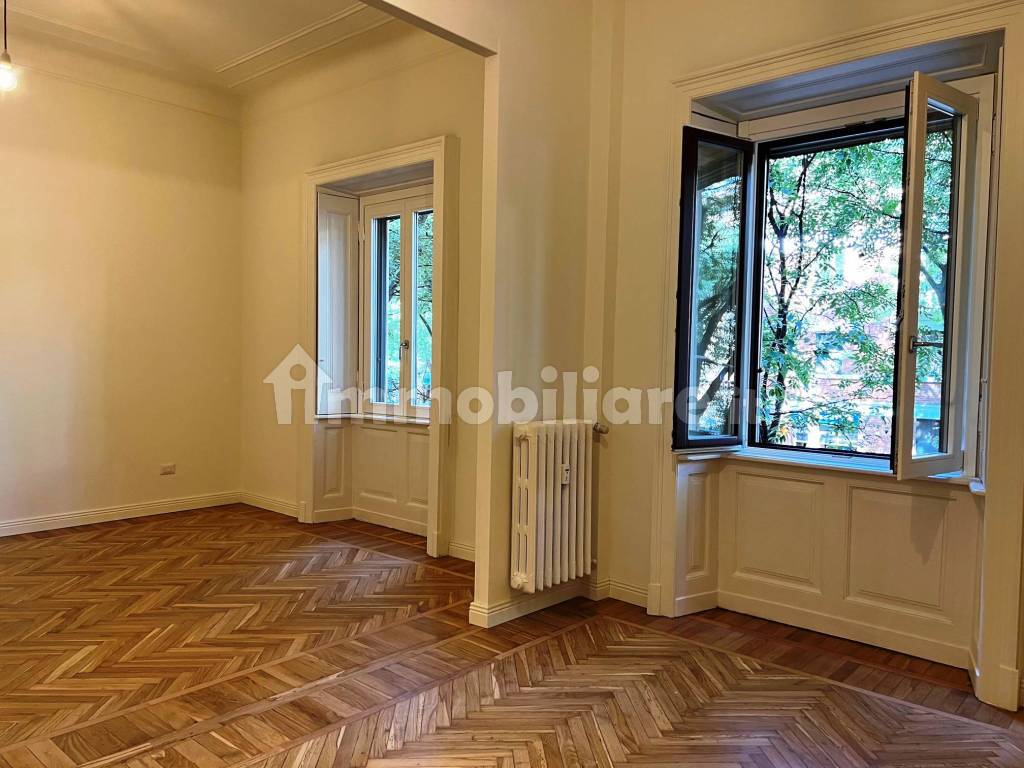 Vendita Appartamento Milano. Bilocale in via Cadore 17. Ottimo stato, primo  piano, con balcone, riscaldamento centralizzato, rif. 98633868