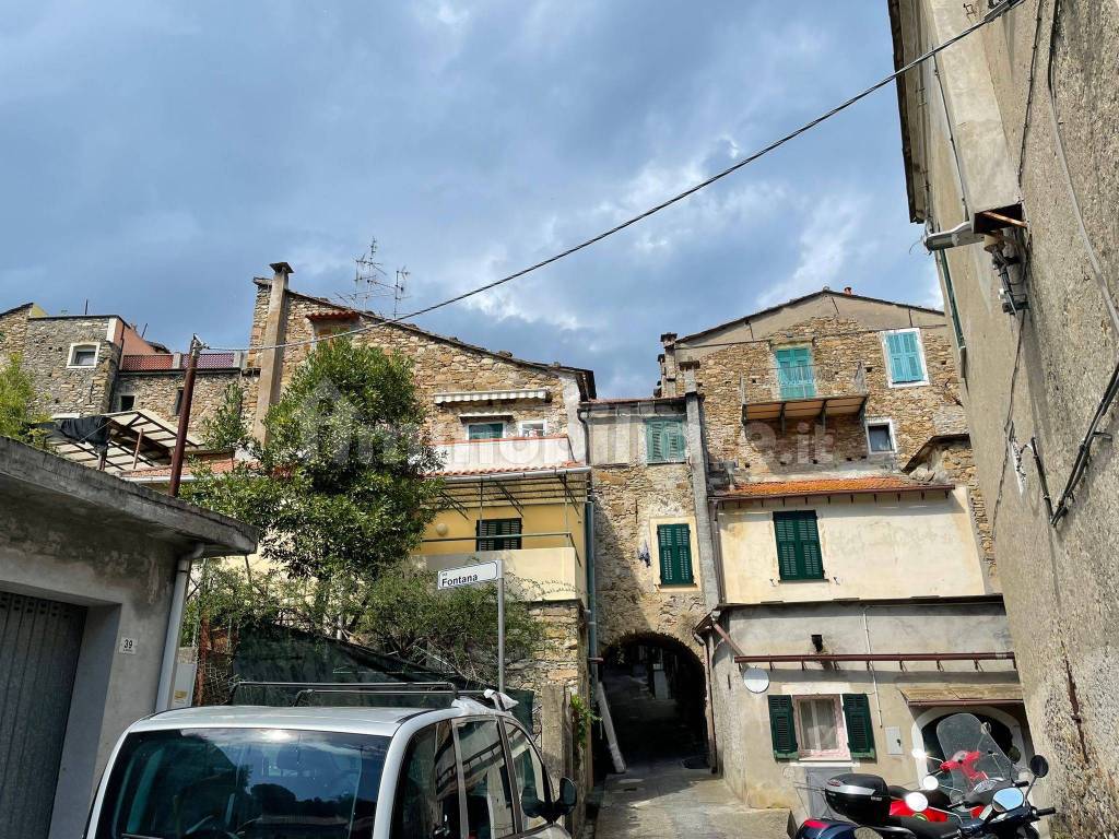 Sale Apartment Imperia. 3room flat in salita San Excellent