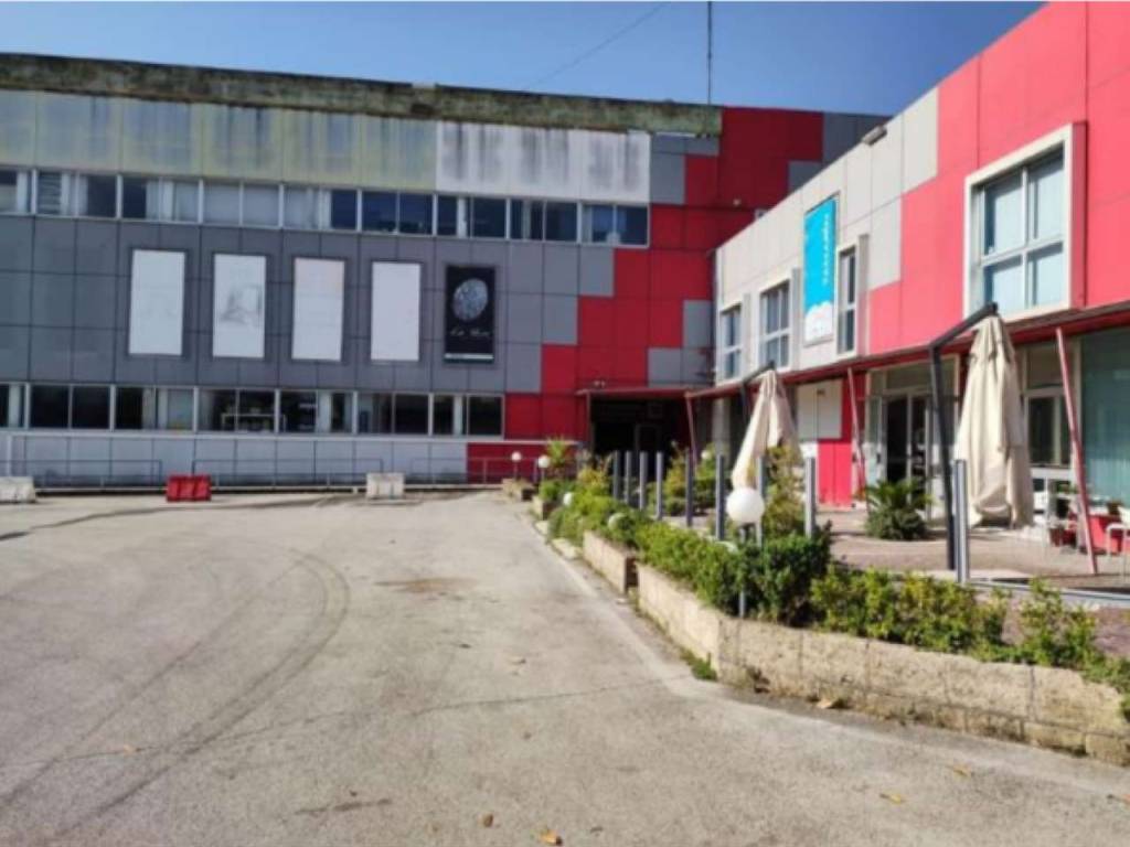 Locale commerciale strada statale sannitica 87, marcianise