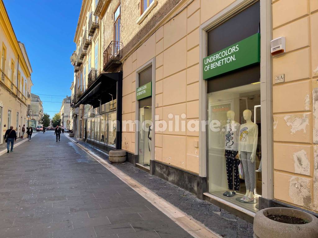 Locale commerciale via Mazzini, Caserta, rif. 98727370 - Immobiliare.it