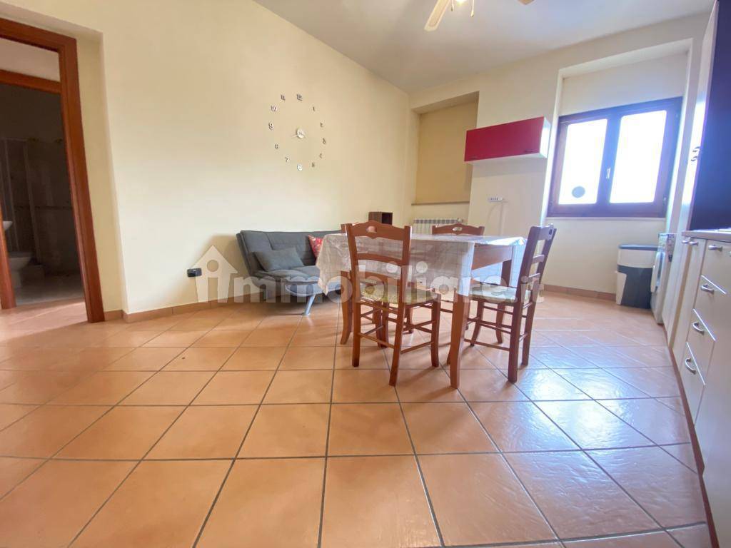 Rent Apartment Caserta. 2room flat in via Isonzo 7. Good condition