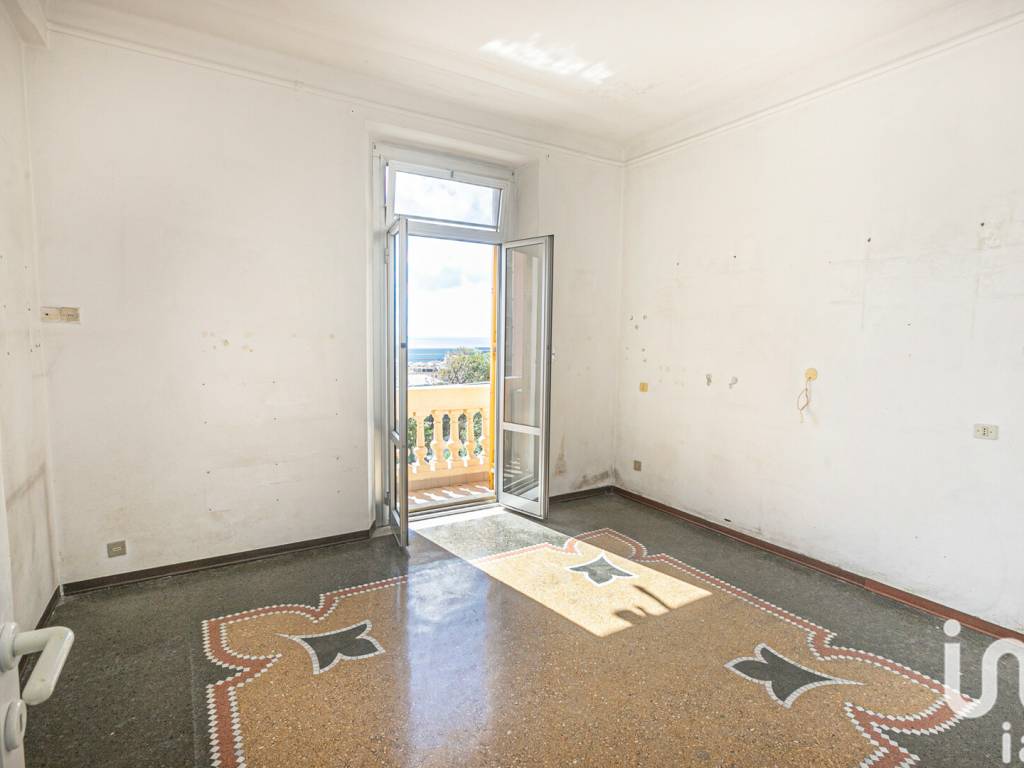 Vendita Appartamento Genova. Bilocale in via Coronata. Buono stato