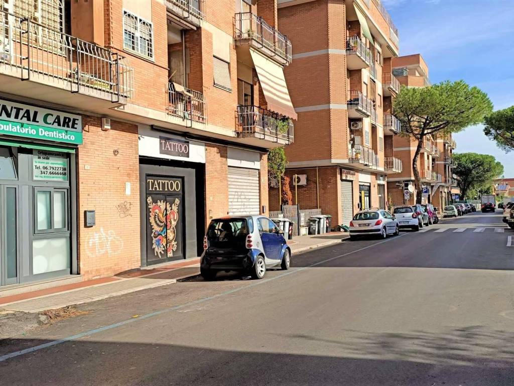 Locale commerciale via Brodolini, Ciampino, rif. 98822036