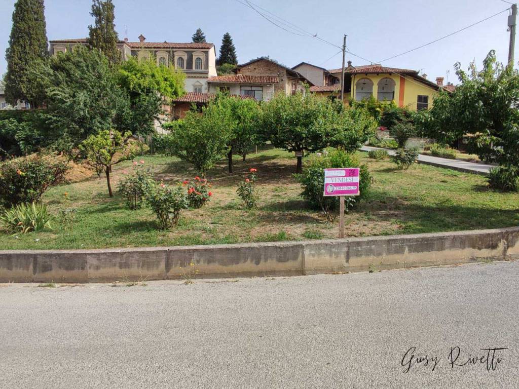 Vendita Rustico in San Luigi 11 Dogliani. Da ristrutturare