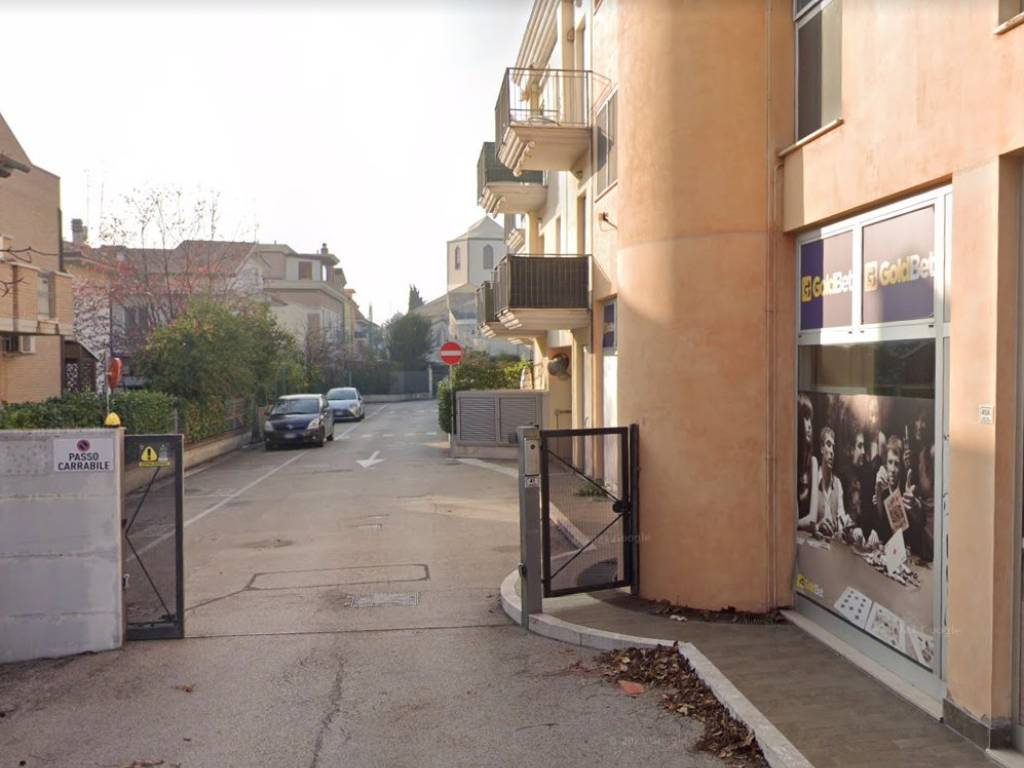 Posto auto - moto via enrico toti 45, porto d'ascoli, san benedetto del tronto