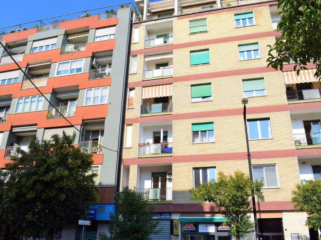 Vendita Appartamento Pescara. Quadrilocale in via Marco Polo 9. Da  ristrutturare, primo piano, con balcone, riscaldamento autonomo, rif.  98864220