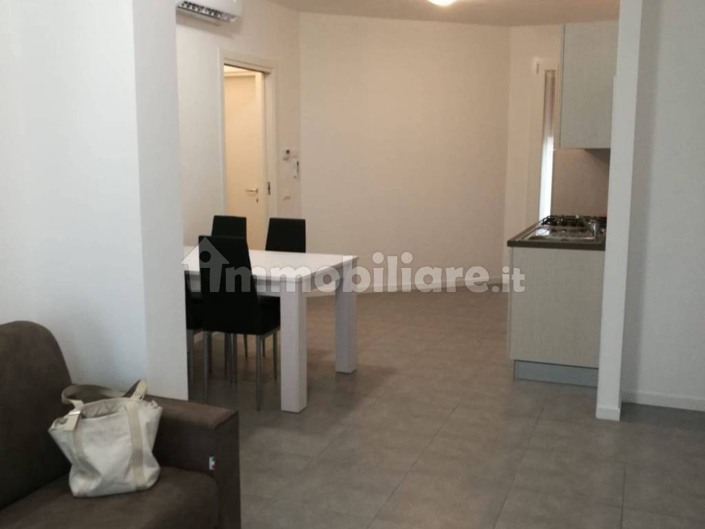 Rent Apartment Verona. 2room flat in via Canale Milani 14. Excellent