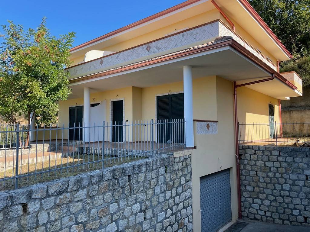 Vendita Villa bifamiliare in Contrada Santa Litterata Belvedere