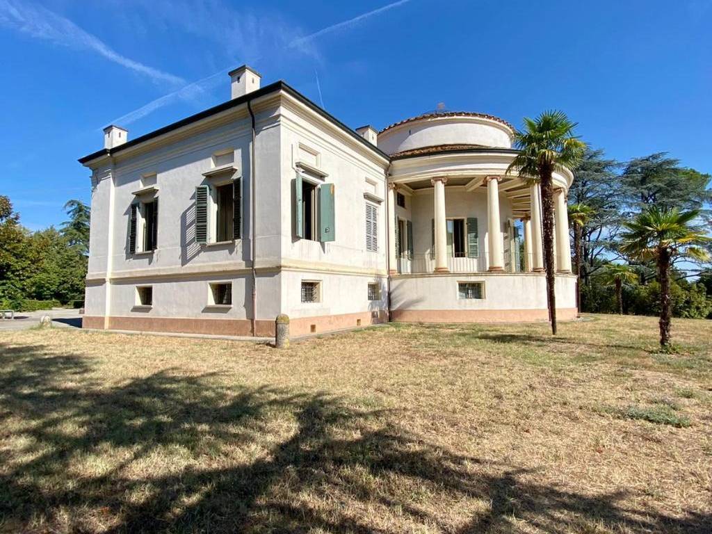 Vendita Villa unifamiliare Faenza. Ottimo stato, posto auto, con terrazza,  riscaldamento autonomo, 1500 m², rif. 98967630