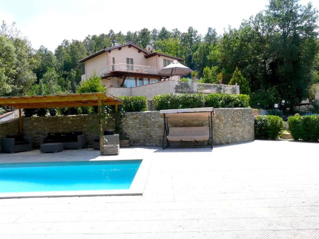 VISTA VILLA E PISCINA 