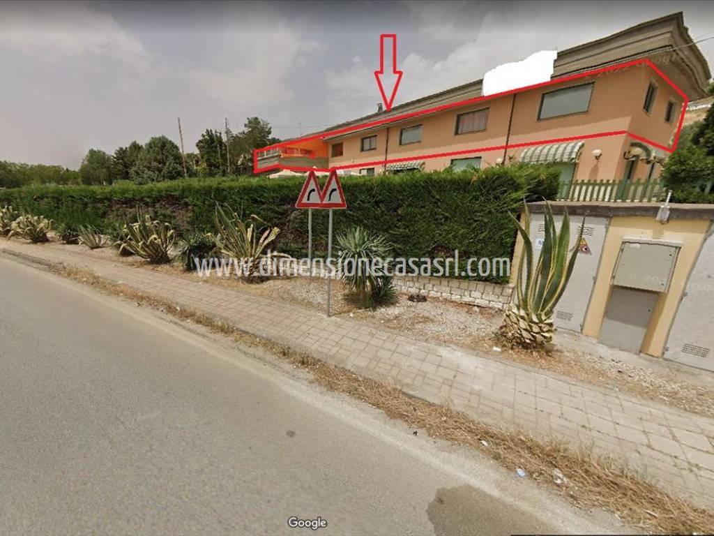 Negozio - Locale commerciale via Due Fontane, Caltanissetta, Rif. 94729120  - Immobiliare.it
