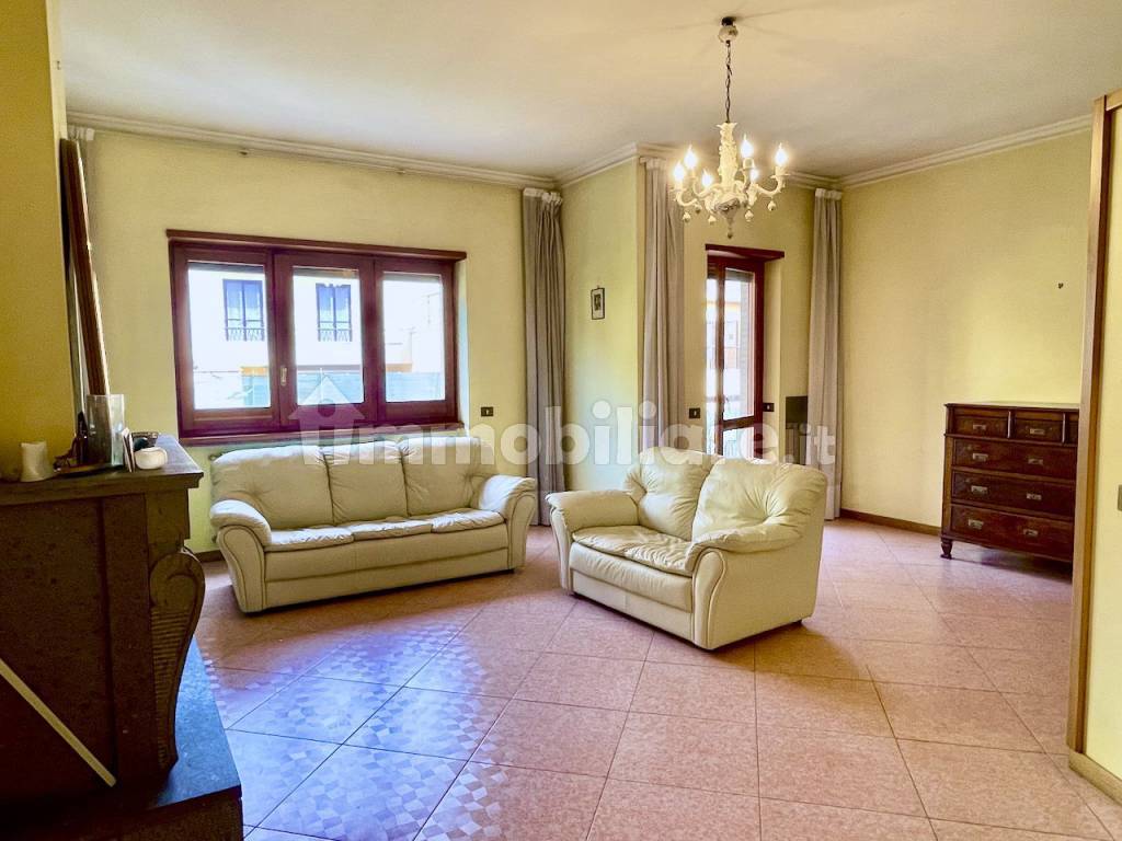 Vendita Appartamento Roma. Quadrilocale in via Nomentana 1012. Buono ...