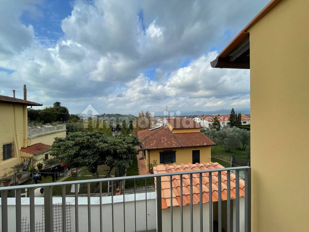 Affitto Appartamento Bagno a Ripoli. Trilocale in via di Balatro. Primo piano, con balcone Affitto Appartamento Bagno a Ripoli. Trilocale in via di Balatro. Primo piano, con balcone