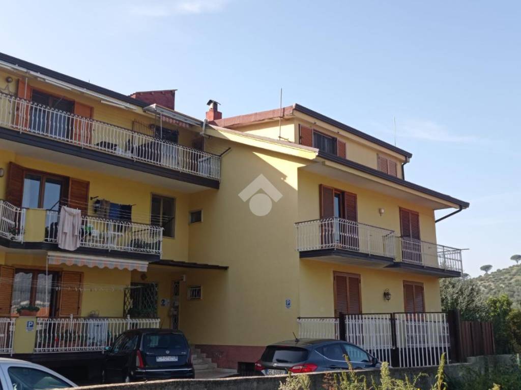 Vendita Appartamento Montoro. Quadrilocale in via federico romei 38. Buono  stato, secondo piano, posto auto, con balcone, riscaldamento autonomo, rif.  99134686