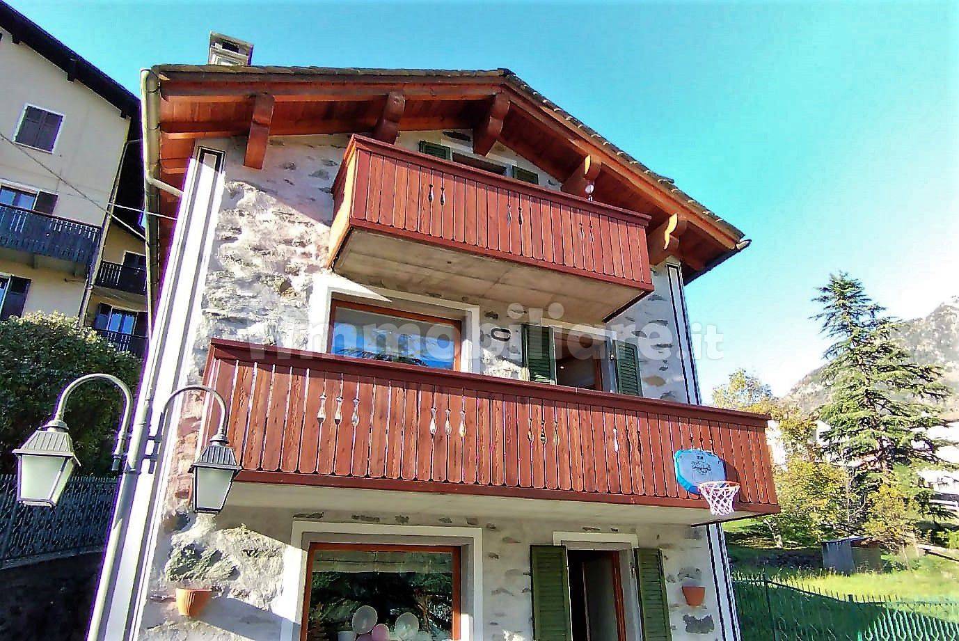 Villa in vendita a Chiesa in Valmalenco
