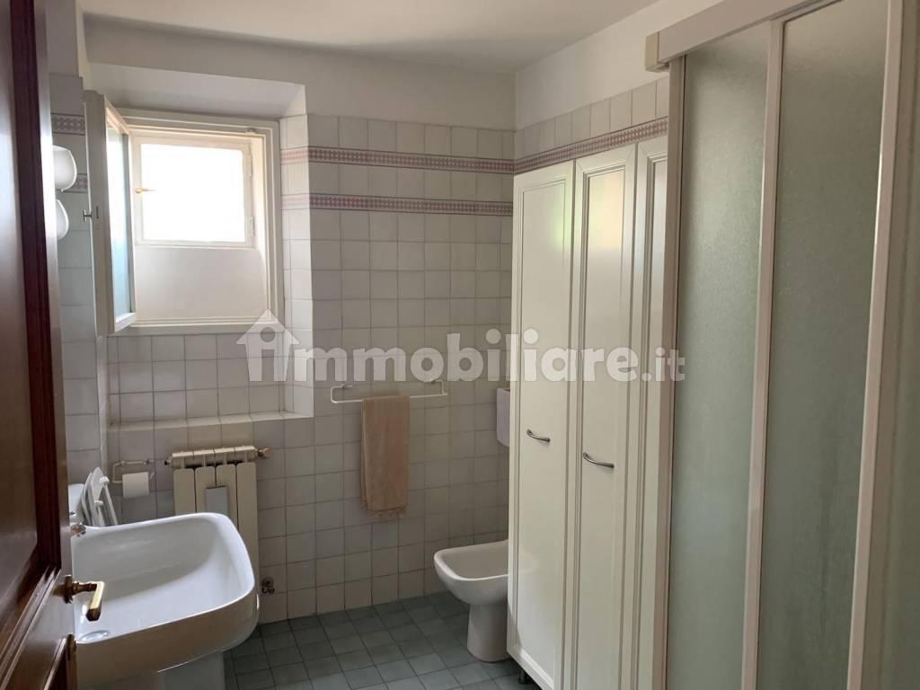 bagno 2367385244.jpg