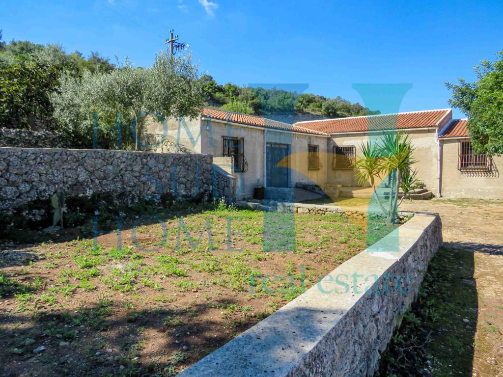 Vendita Villa unifamiliare in via Roma Canicattini Bagni. Buono stato