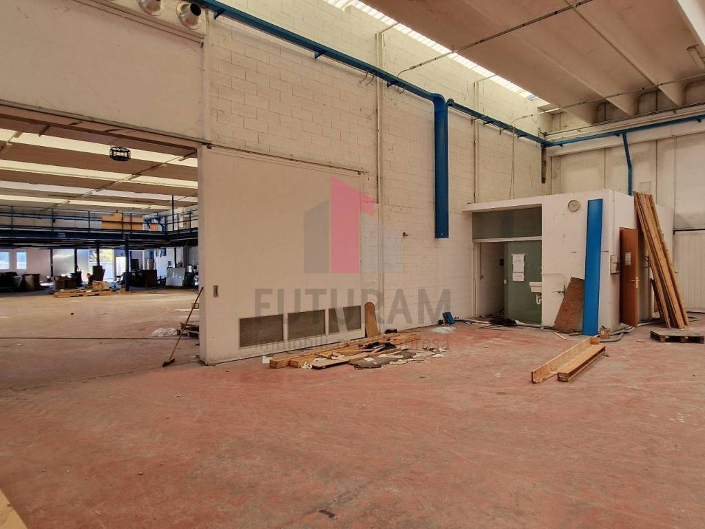 VENDESI CAPANNONE DUEVILLE