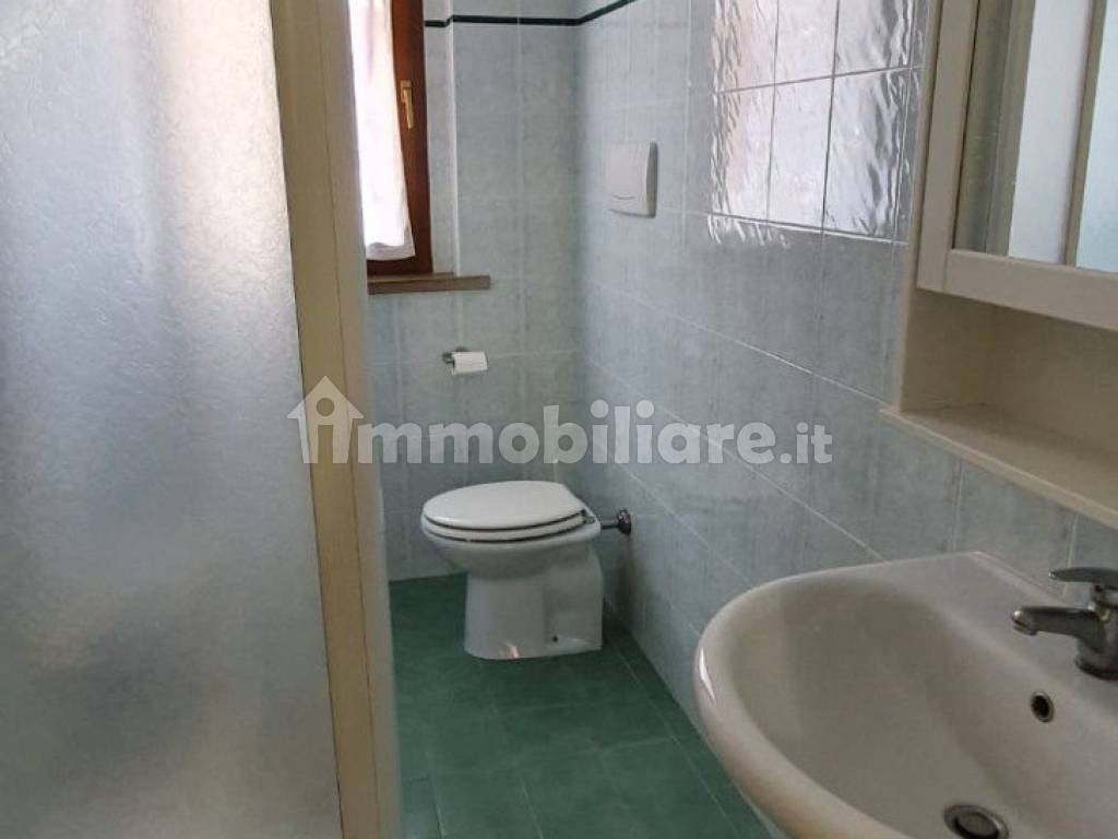 Bagno con doccia