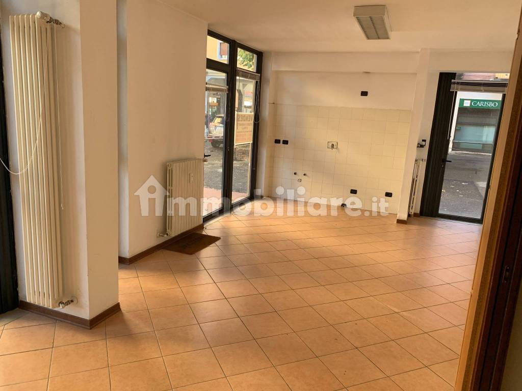 Locale commerciale via di Corticella 265/6, Bologna, rif. 99329678