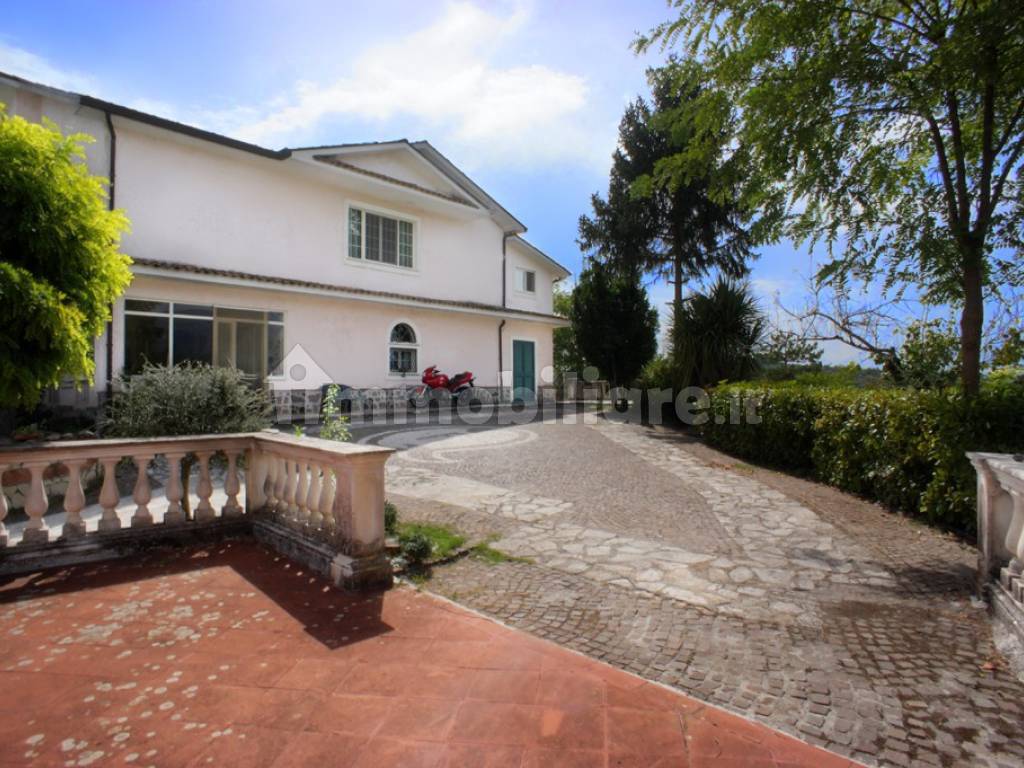 Sale Single family villa Arpino. Excellent condition, parking space ...