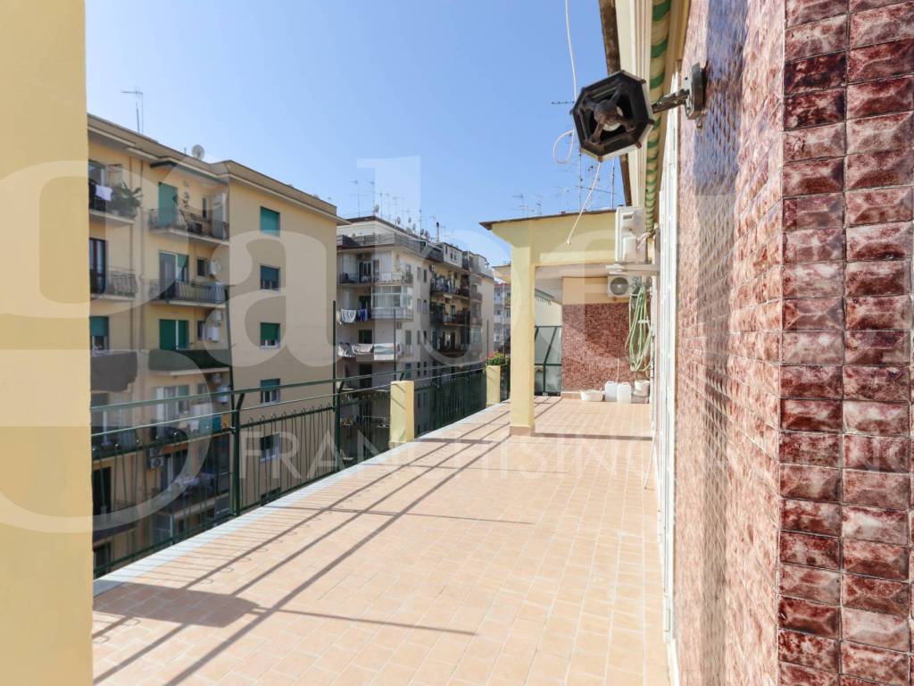 Vendita Appartamento in via Camillo De Nardis 26. Napoli. Buono stato, settimo piano, con