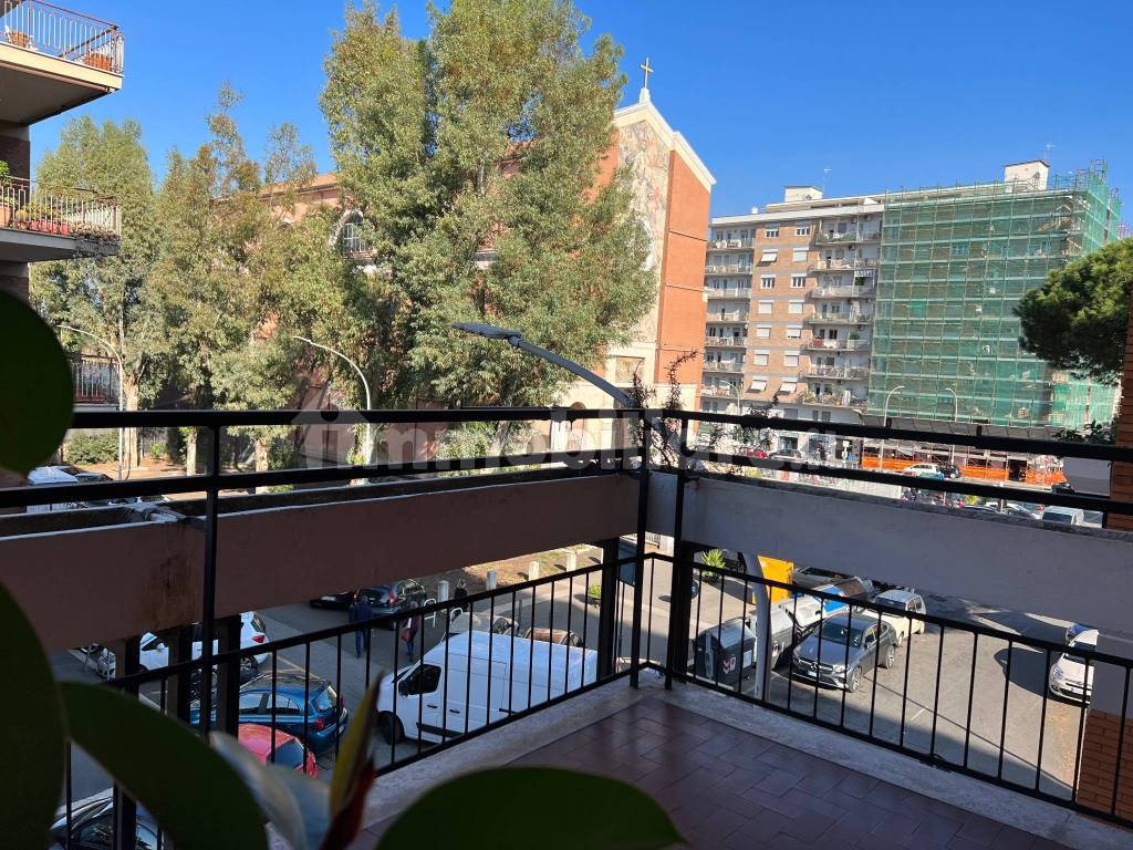 Vendita Appartamento in piazzale dei Caduti della Montagnola. Roma. Buono stato, secondo piano Vendita Appartamento in piazzale dei Caduti della Montagnola. Roma. Buono stato, secondo piano
