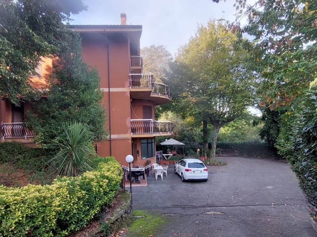 Affitto Appartamento Rocca di Papa. Trilocale in via Marino 34. Piano terra, rif. 99415704 Affitto Appartamento Rocca di Papa. Trilocale in via Marino 34. Piano terra, rif. 99415704