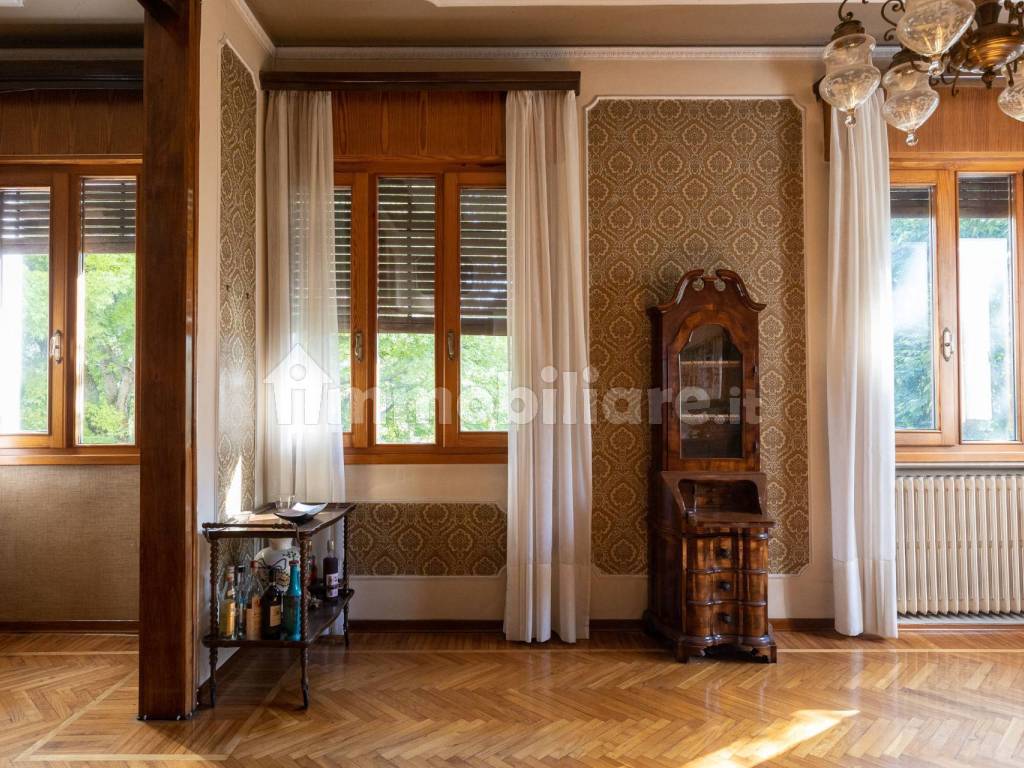 Salone