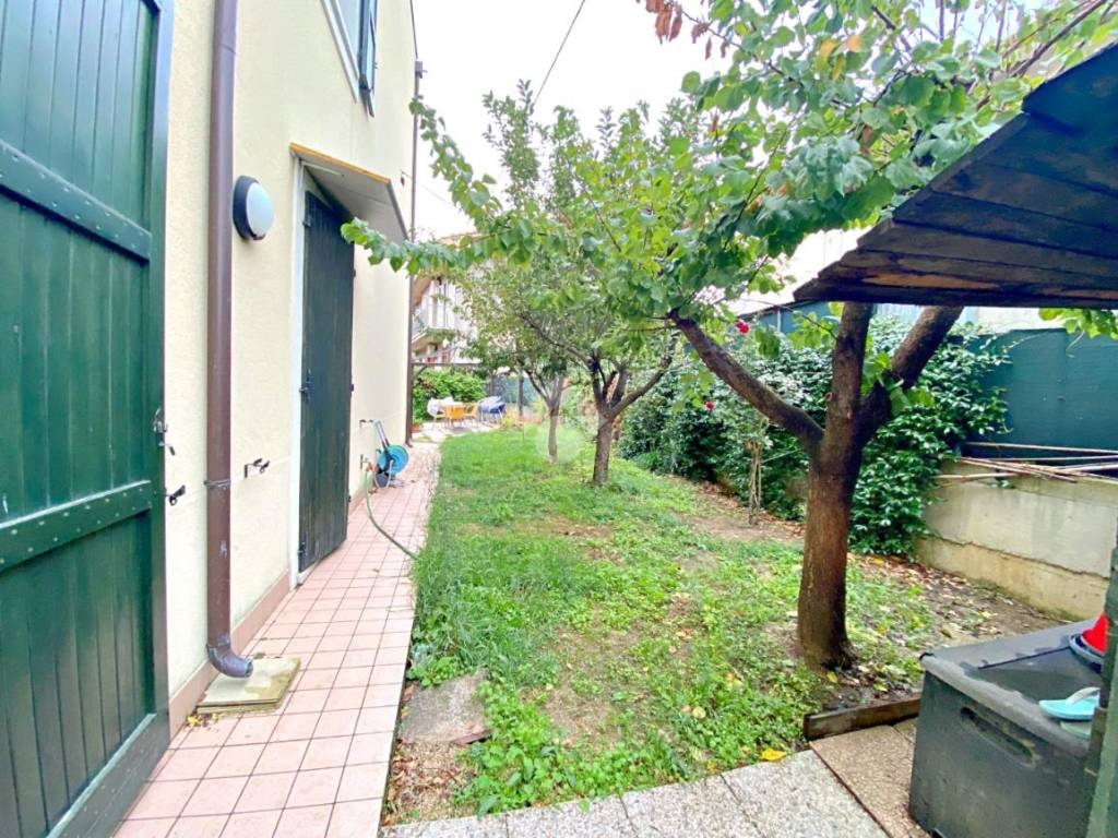 Vendita Appartamento Saludecio Trilocale In Via Roma Buono Stato 