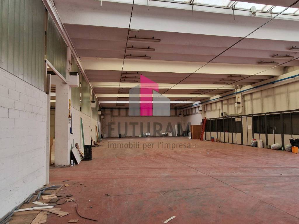 VENDESI CAPANNONE DUEVILLE