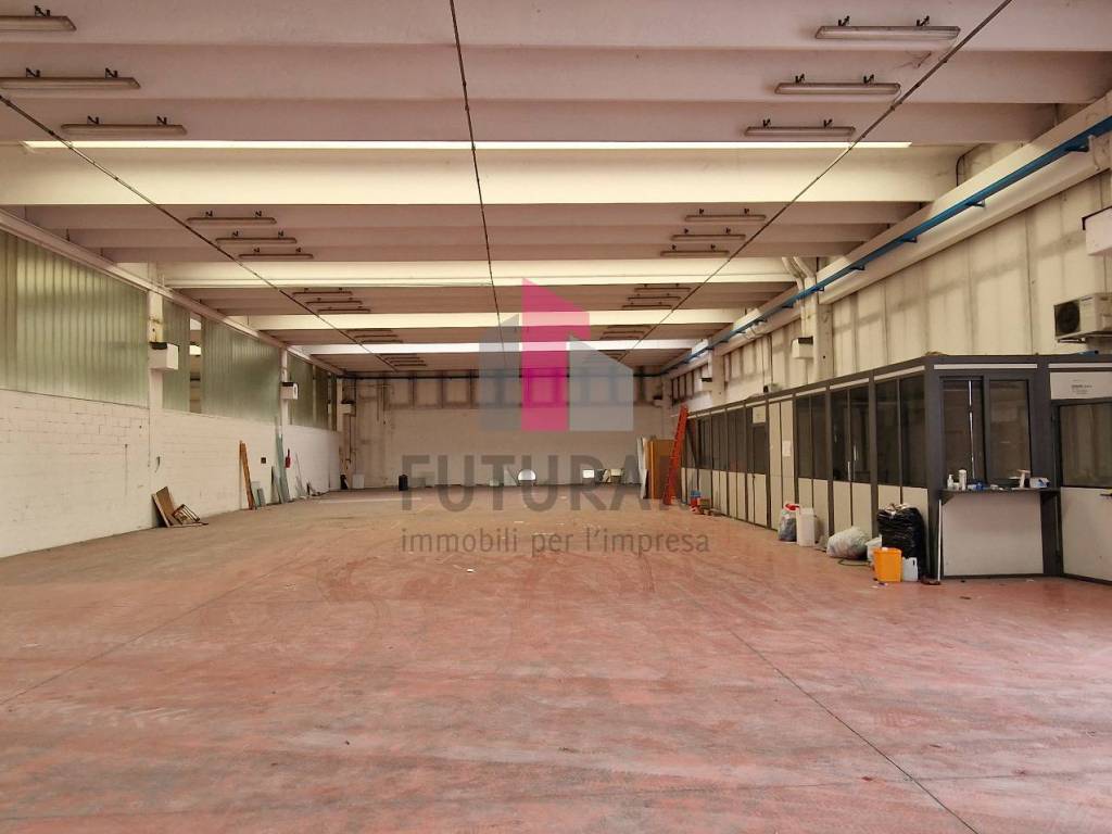 VENDESI CAPANNONE DUEVILLE