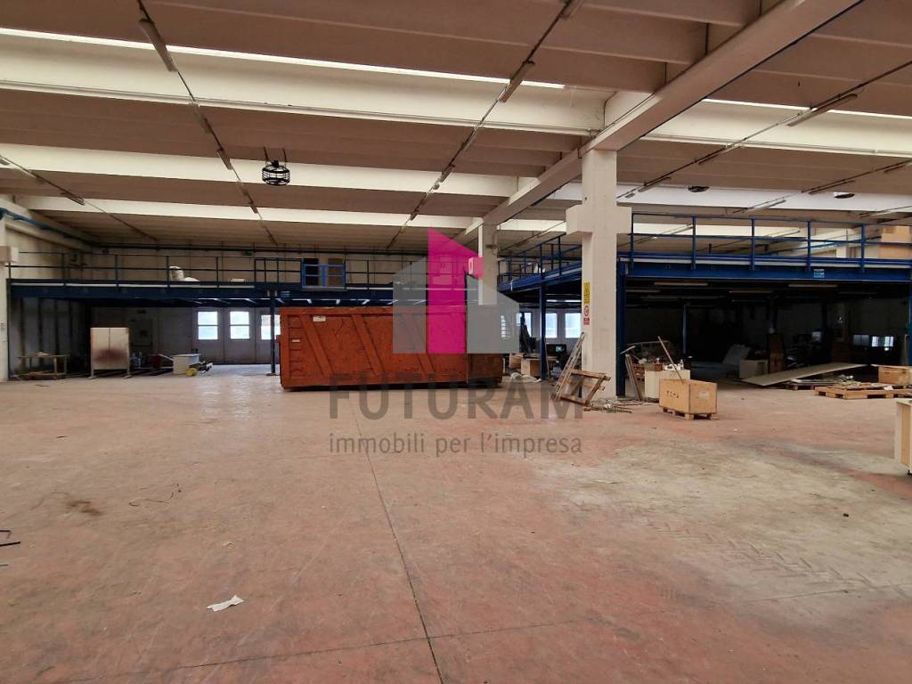 VENDESI CAPANNONE DUEVILLE