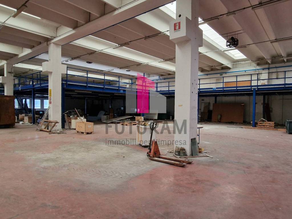 VENDESI CAPANNONE DUEVILLE