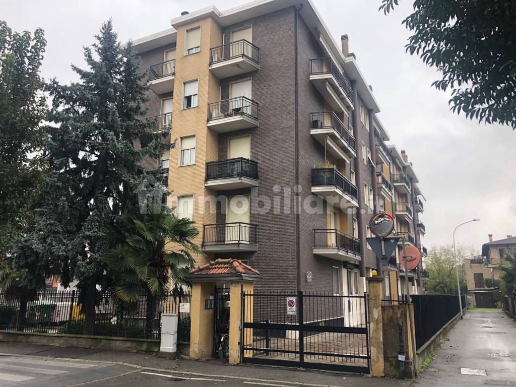 Vendita Appartamento Garbagnate Milanese. Bilocale in via Vittorio ...