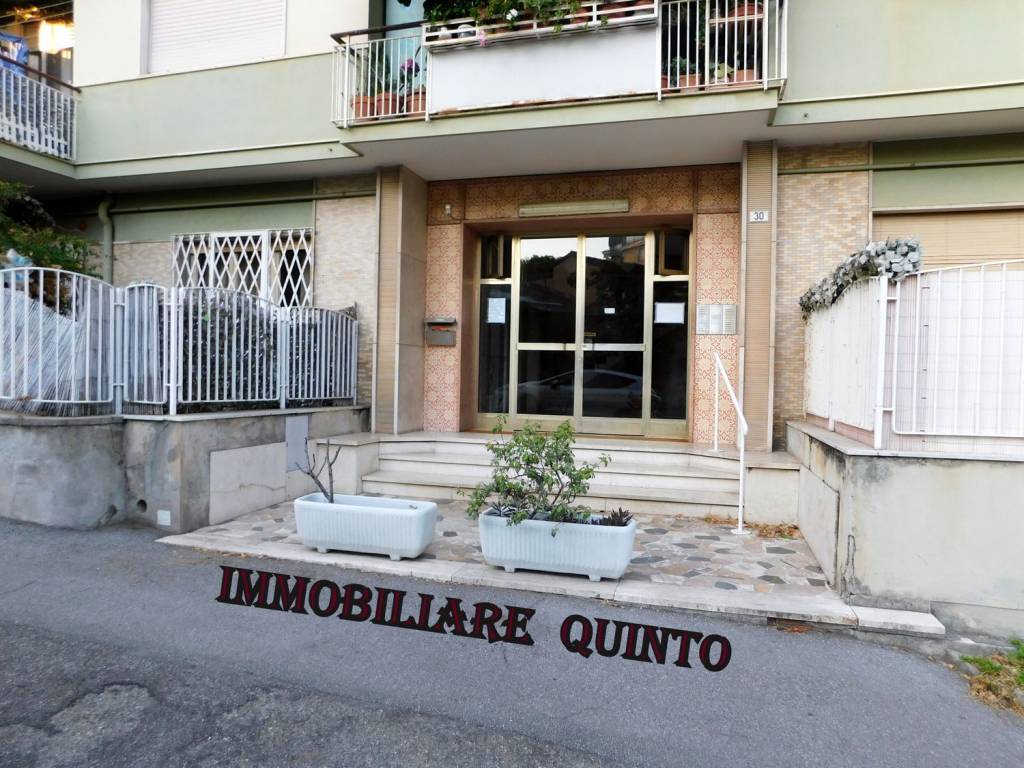 Vendita Appartamento Genova. Quadrilocale in Divisione Acqui, 30. Da