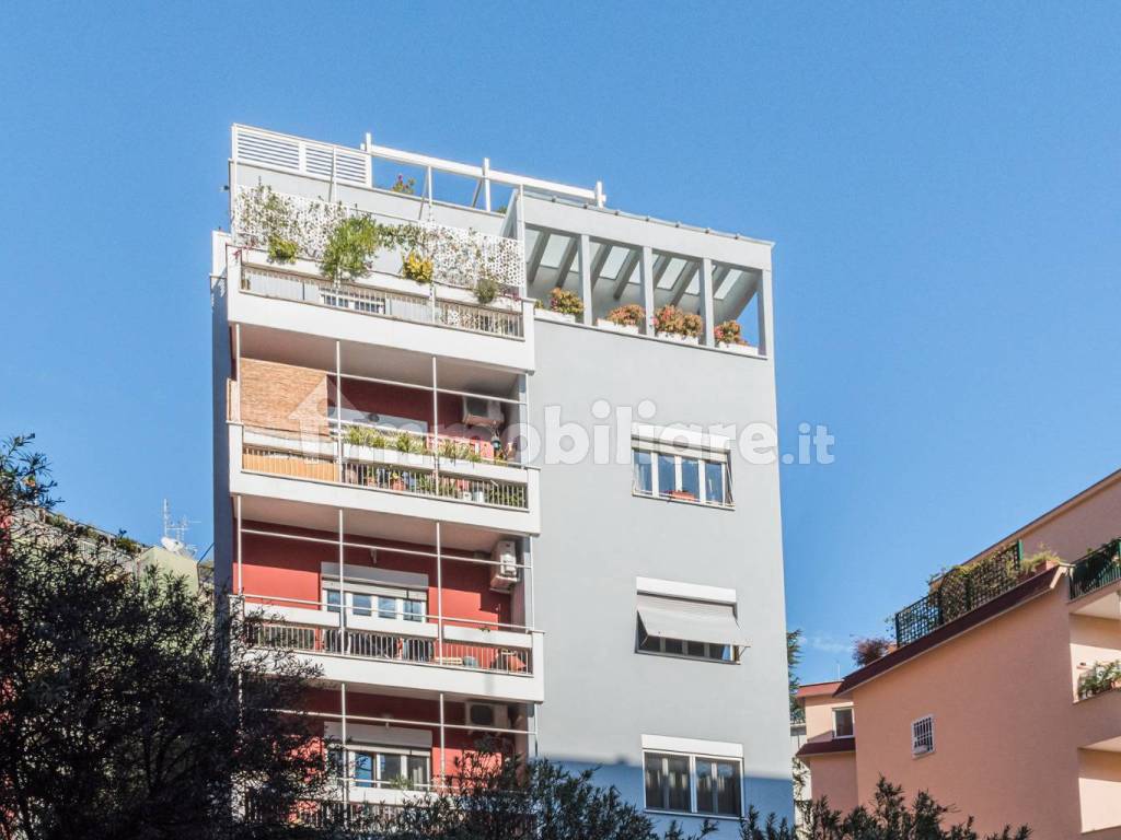 Vendita Appartamento Roma. Trilocale in via Poggio Catino. Ottimo stato ...