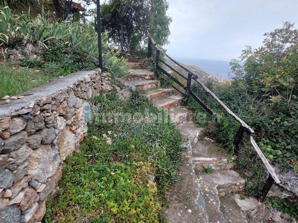 scala esterna di accesso alla casa