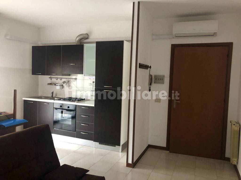 cucina e ingresso