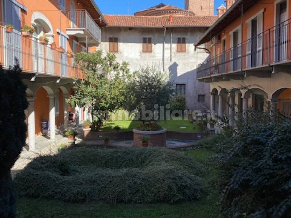 esterno cortile